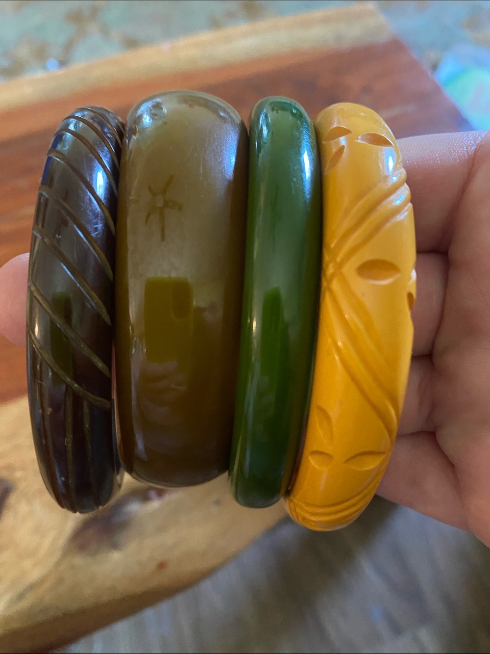 Vintage Bakelite bangle set 2 carved  butterscotch brown and green. Retro